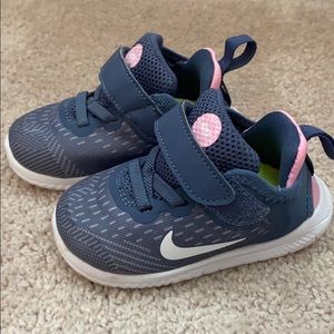 Nike Girls size 6C